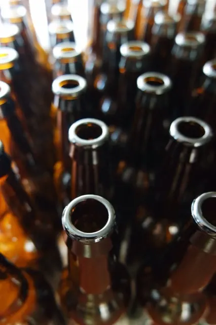 System kaucyjny w Polsce — co warto wiedzieć o zwrocie butelek szklanych, plastikowych i puszek